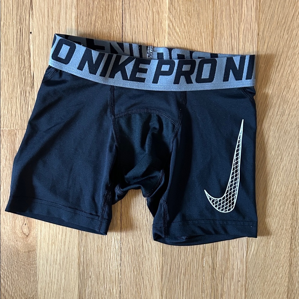 Nike Pro Girls' Shorts XS